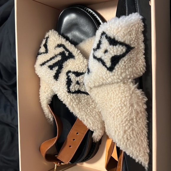 Louis Vuitton exclusive sandals size 41 color brown and tan - Picture 3 of 4